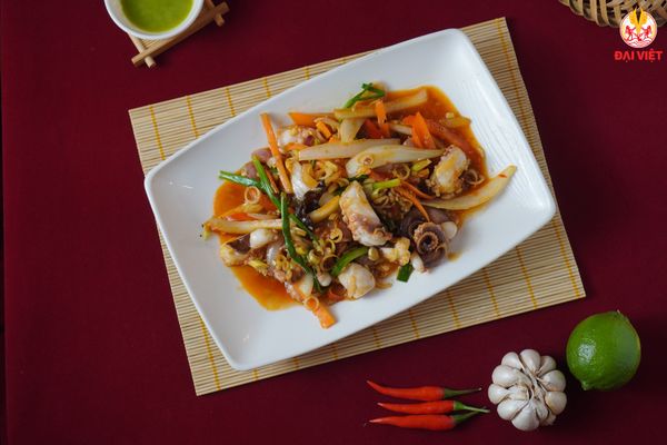 Menu của Sen Đại Việt không chỉ gói gọn trong phở bò mà còn có rất nhiều món khác