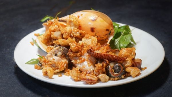 Melo Melo Grilled with Butter & Garlic