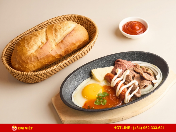 Pan-fried Assorted toppings Baguette