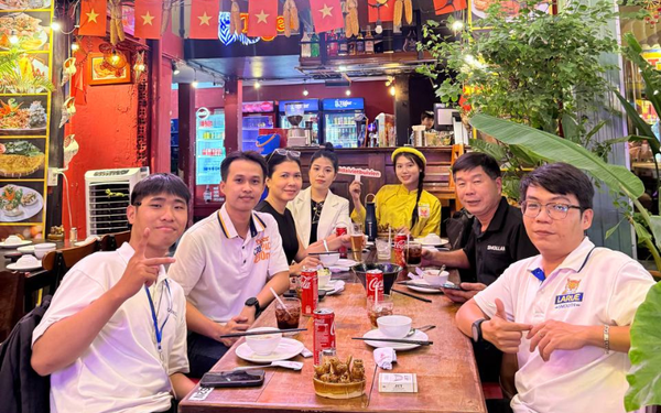 Come to Dai Viet restaurant to fully celebrate Thanksgiving.