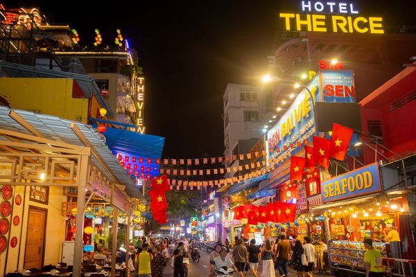 This Lunar New Year, we cordially invite you to visit Dai Viet Restaurant to enjoy delicious cuisine