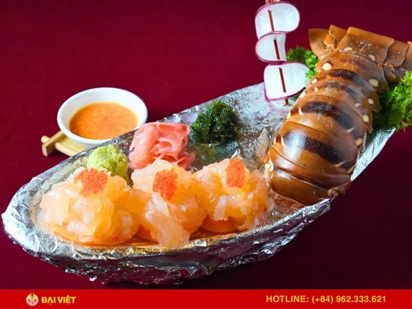 The nightlife dining scene in Dai Viet restaurant
