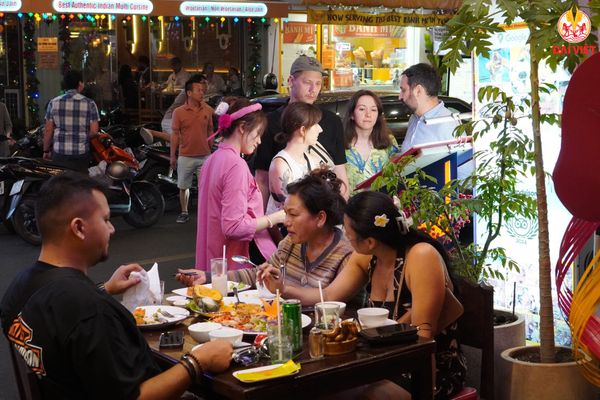 Visit Dai Viet Restaurant now - experience fresh and delicious seafood right in the heart of Saigon.