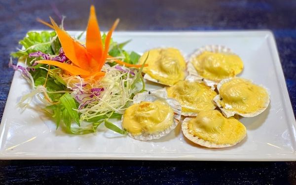 Sò điệp hokkaido đút lò phô mai tại Ốc Đại Việt