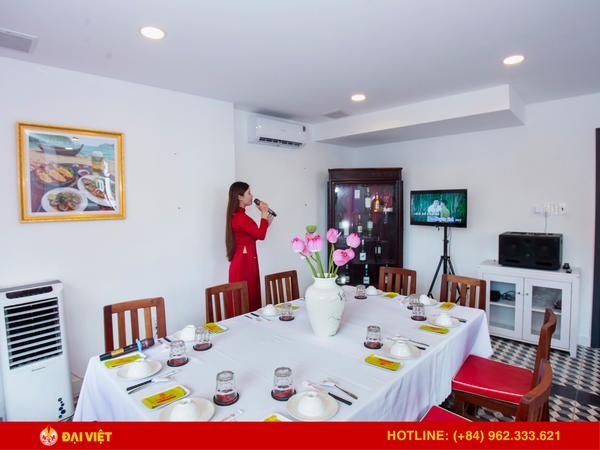 Khách có thể hát tự do tại nhà hàng Đại Việt khi đặt phòng VIP