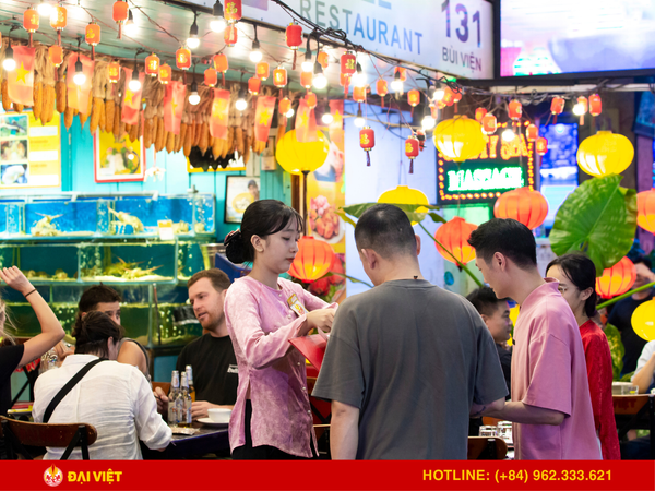 Customers should make a reservation before visiting Dai Viet Restaurant.