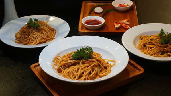 Thực đơn nhà hàng đa dạng món ngon