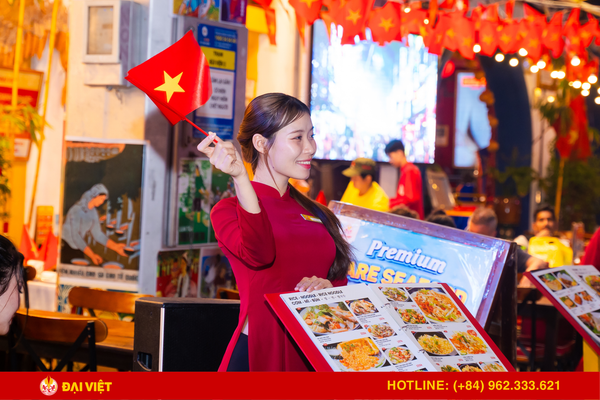 Đội ngũ phục vụ chuyên nghiệp, tư vấn tận tình cho khách trong nước lẫn quốc tế