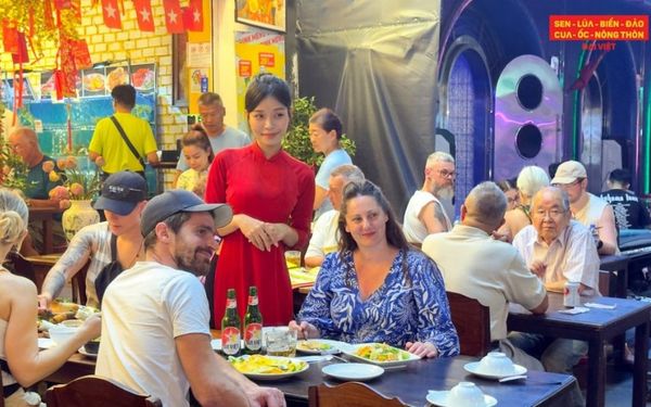 Không gian ấm cúng, đậm chất Việt tại nhà hàng Đại Việt