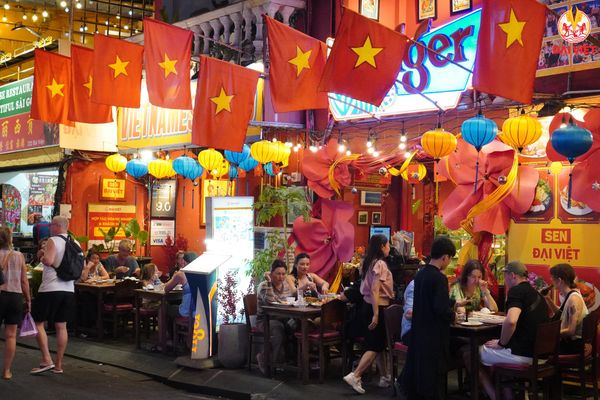 Nhà hàng Đại Việt - vị trí trung tâm - phục vụ chuyên nghiệp