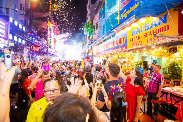 Nong Thon Dai Viet Restaurant - centrally located in the city