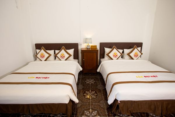 The Rice Hotel, located above a spacious restaurant, offers a variety of room types