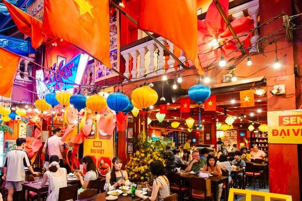 Sen Đại Việt - 226 Bùi Viện, phường Bến Thành