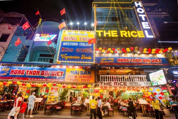 Vị trí nhà hàng ngay trung tâm thành phố, vô cùng dễ tìm