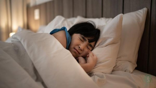 ngủ hay nằm mơ linh tinh