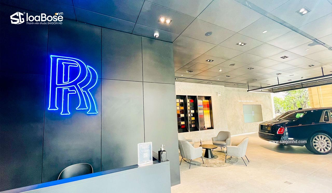 Hệ thống âm thanh nhạc nền cao cấp Bose Professional tại showroom Roll-Royce TP.HCM với loa âm trần cao cấp Bose DesignMax DM5C