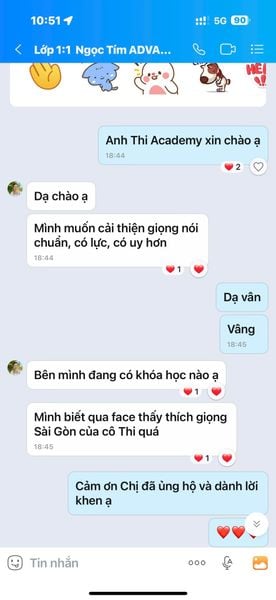 học viên đăng ký học luyện giọng nói tại Anh Thi Academy