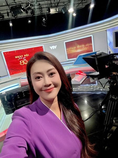 Tại sao nên chọn học Online từ Việt Nam cùng MC Anh Thi?