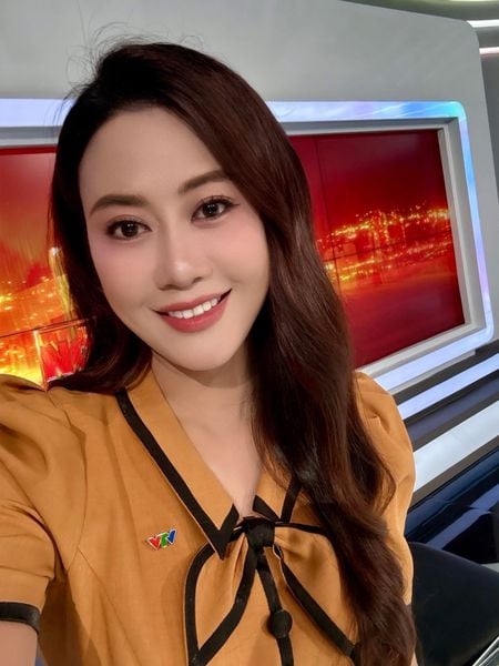 Bí quyết luyện giọng nói chuẩn và duyên dáng từ MC Anh Thi
