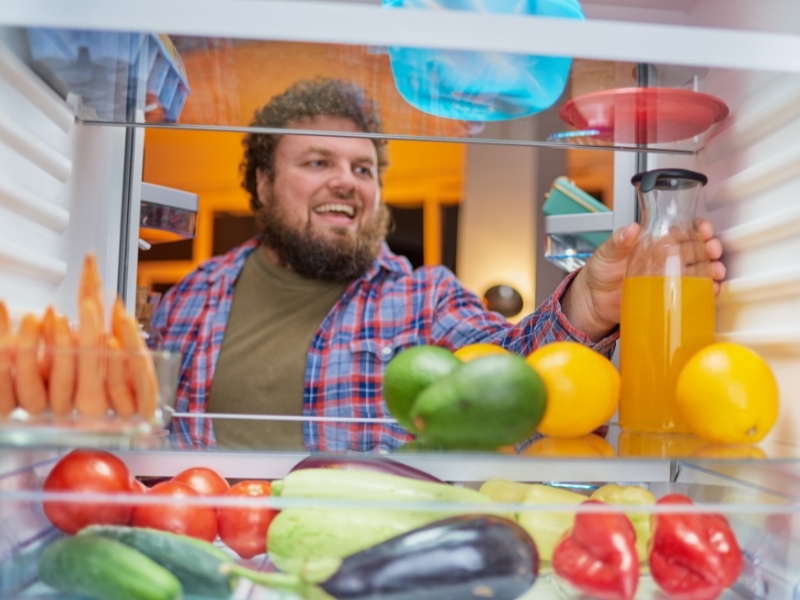 Ăn đêm gây kháng insulin không? Chuyên gia giải thích chi tiết