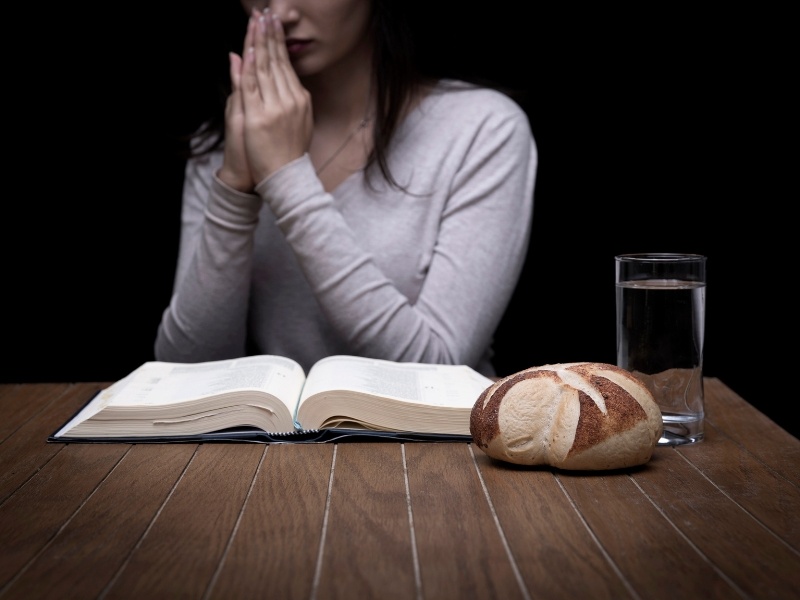 Fasting sau tuổi 40: Lợi ích, lưu ý và cách bắt đầu an toàn cho người bận rộn