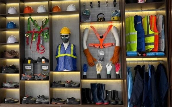 Công ty Vĩnh Xuyên cung cấp đa dạng các thiết bị bảo hộ lao động