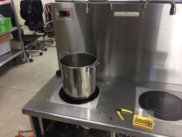 thời gian vệ sinh bếp điện từ công nghiệp