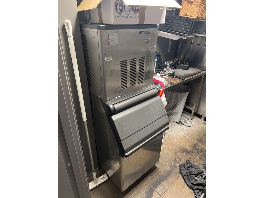 máy làm đá vảy là gì