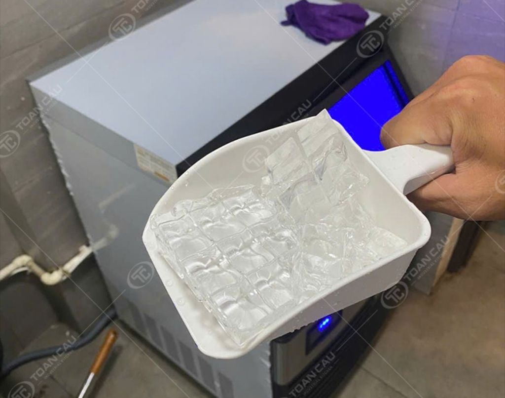 máy sản xuất đá viên công nghiệp