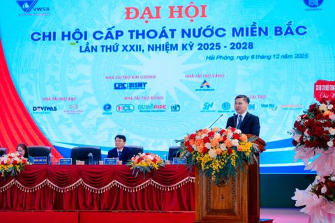 Ảnh: Ông Vũ Mạnh Dũng – tân Chủ tịch Chi hội Cấp Thoát nước Miền Bắc phát biểu tại Đại hội