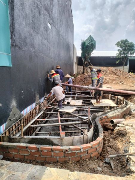 do be tong hồ cá koi