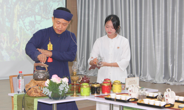 Nước ion kiềm Mira đồng hành cùng trải nghiệm trà cao cấp
