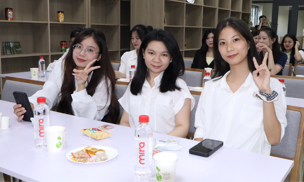 Nước ion kiềm Mira đồng hành cùng trải nghiệm trà cao cấp