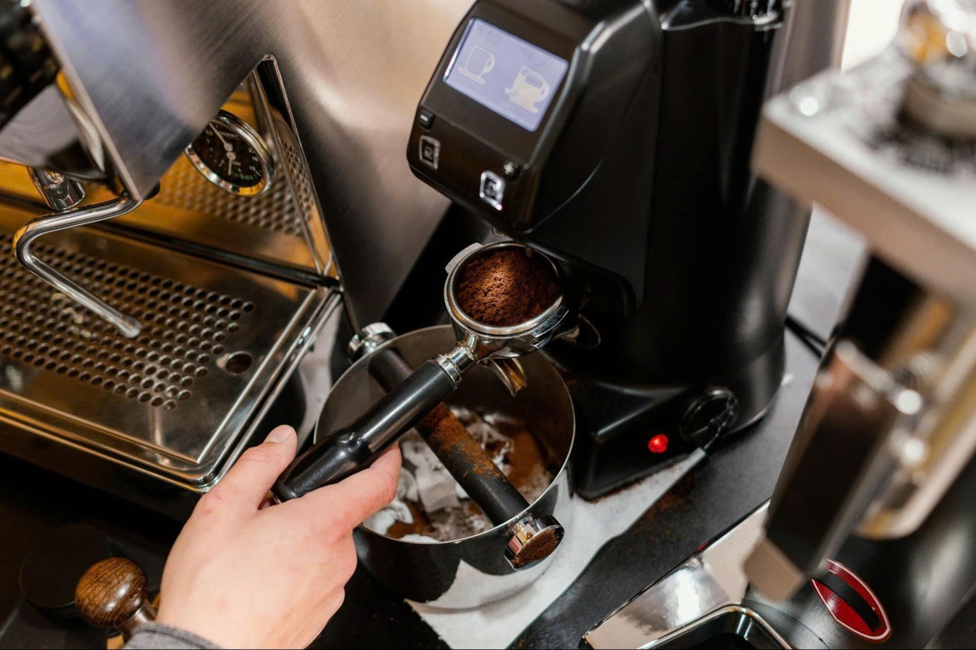 Các Thức Uống Cà Phê Pha Máy Phổ Biến & Cách Pha Chuẩn Như Barista
