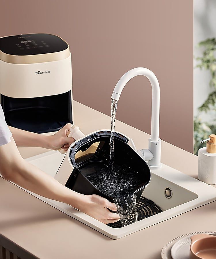 3. Các Bước Vệ Sinh Nồi Chiên Không Dầu Bear