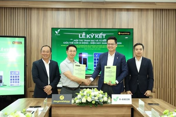 V-Green hợp tác Thế Giới Di Động thúc đẩy hạ tầng xe điện