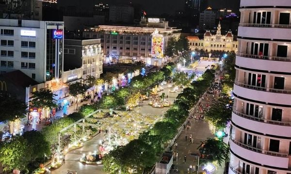 tet-tay-tai-pho-di-bo-nguyen-hue