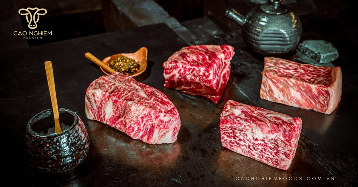 Nhận biết miếng thịt bò Wagyu chất lượng qua vân mỡ của nó