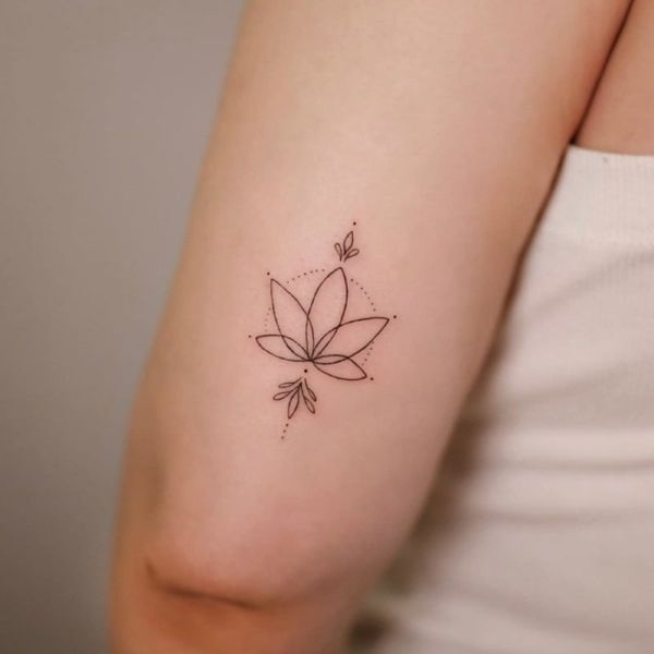 Hình xăm mini hoa sen