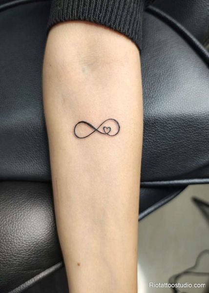 Hình xăm mini vô cực