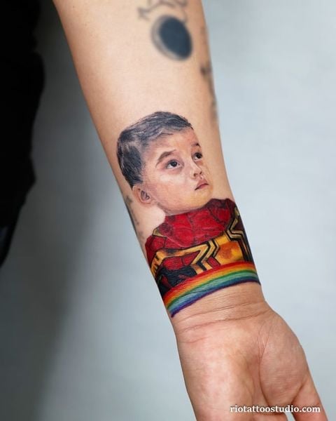 Xăm chân dung màu sắc