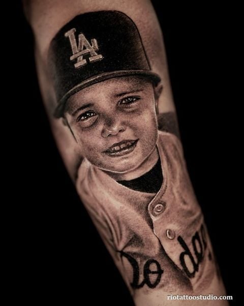 Xăm chân dung để lưu giữ kỷ niệm