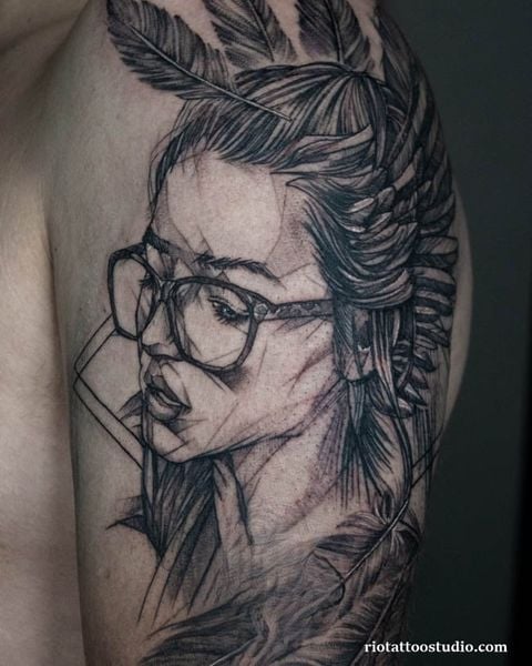 Xăm chân dung bán thực