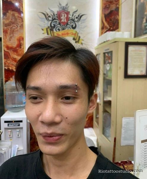 xỏ khuyên gần đây