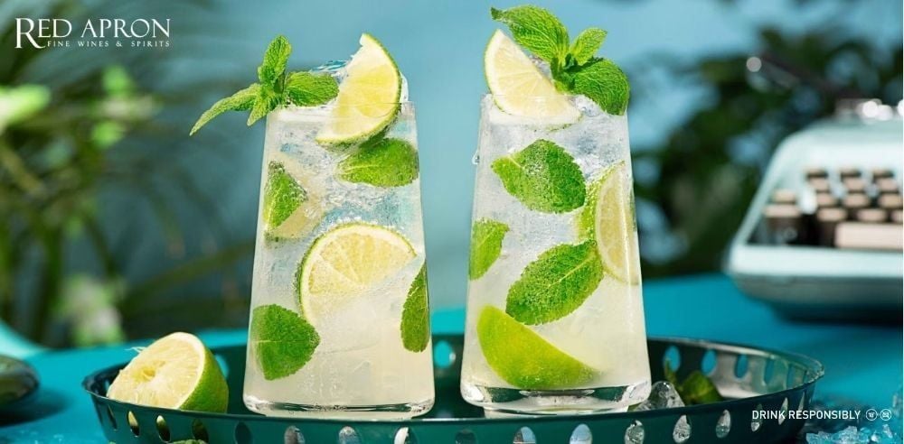 Cocktail mojito truyền thống Cuba với rum trắng và bạc hà