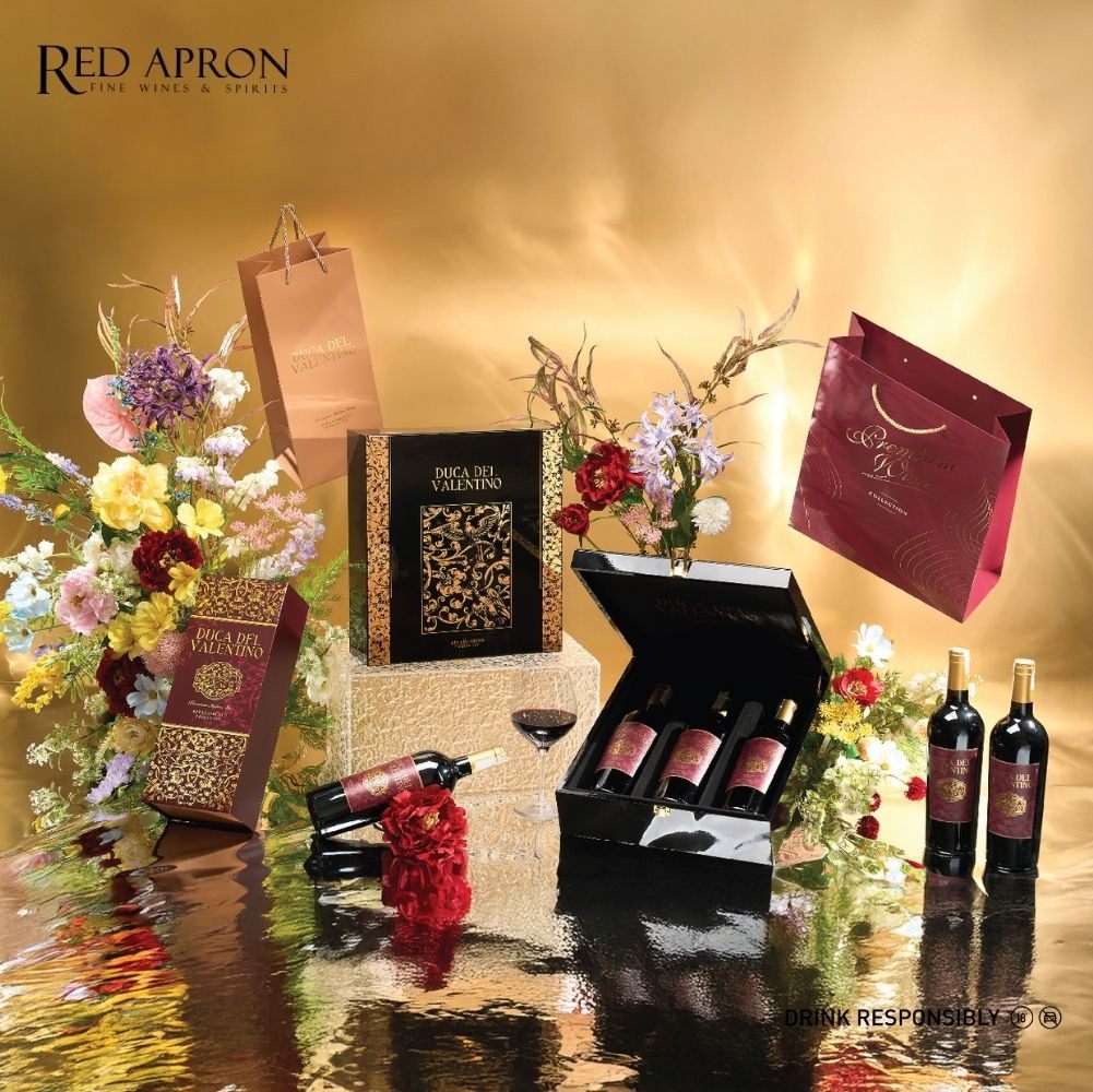 Rượu vang nhập ngoại tặng nhân viên