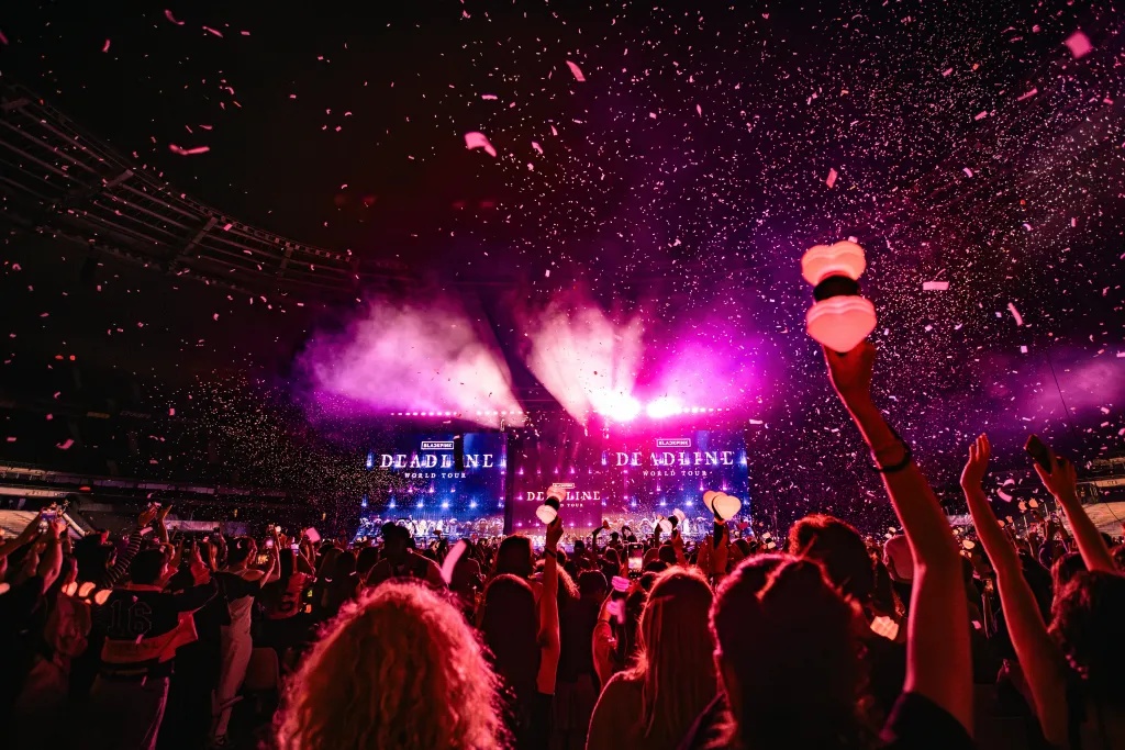 Quà Tết trải nghiệm: vé concert tham gia sự kiện âm nhạc