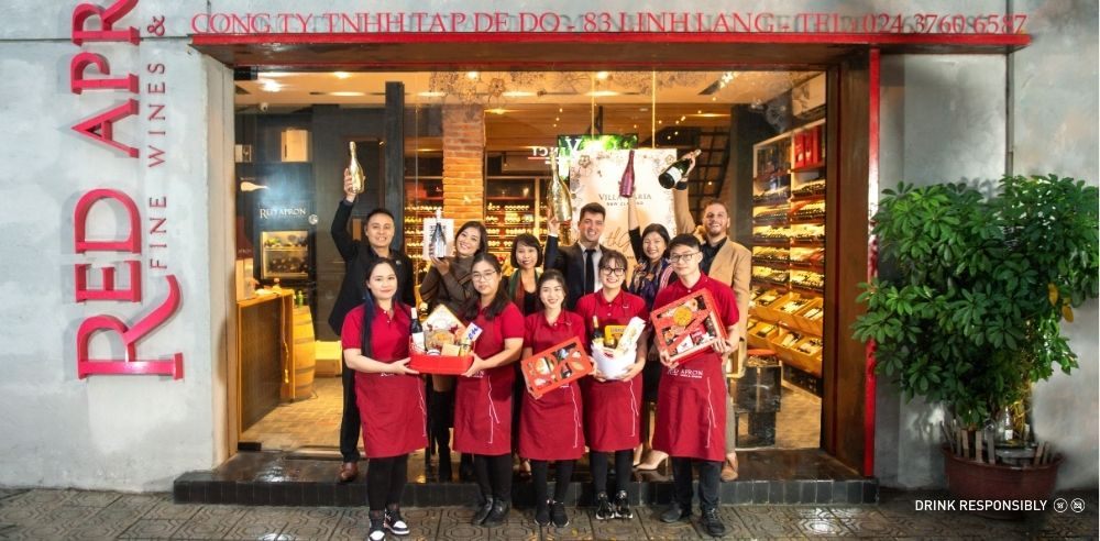 Đội ngũ Red Apron tại TP.HCM tư vấn giỏ quà tết sài gòn cho cá nhân và doanh nghiệp