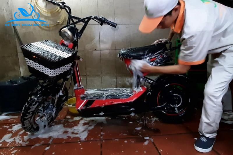 Xe đạp điện có rửa được không?