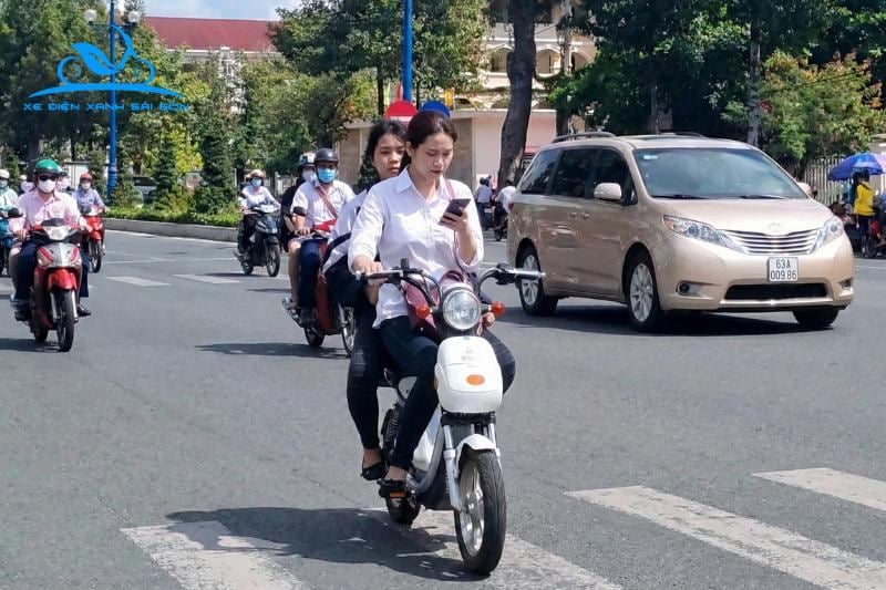 Khi nào dùng điện thoại mà không bị phạt?